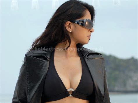 anushka hot cleavage navel hot 4 actress