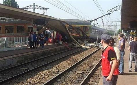 train crash  paris    dead telegraph