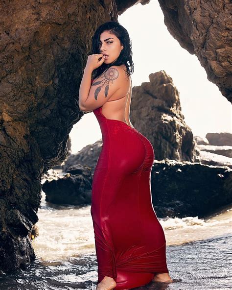 gorgeos fitness latina awsome arse wet red dress porn