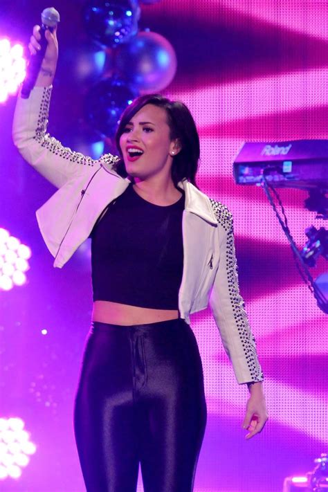 demi lovato s best outfits