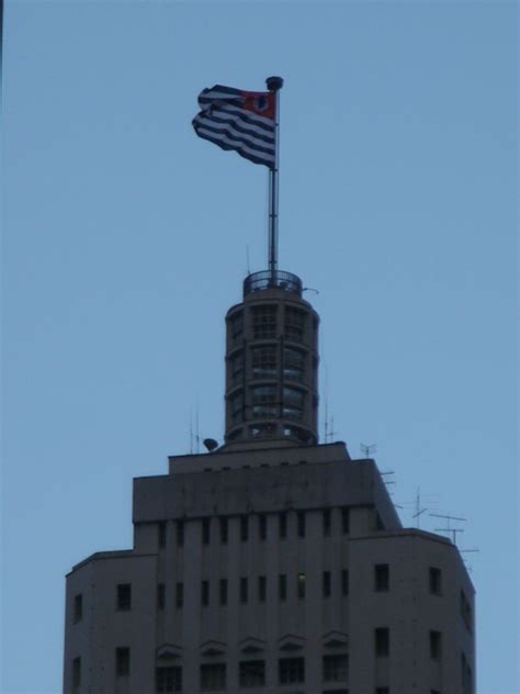 foto ouvinte bandeira paulista mílton jung