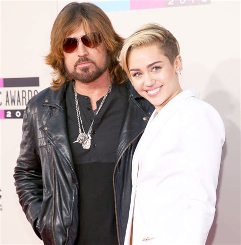 billy ray cyrus wants to officiate miley cyrus and liam hemsworth s wedding