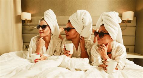 hot trend girls night    spa voted  day spa  moments