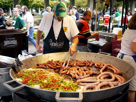 munich  calling    oktoberfest    cook bratwurst