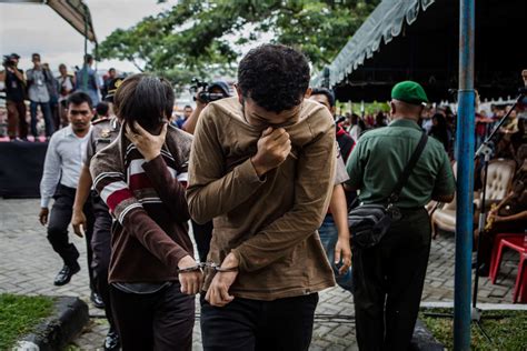 gay couple given 83 lashes as a legal punishment for