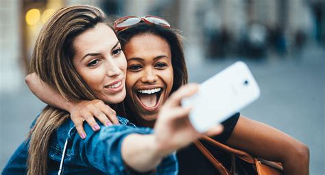 8 Tips How To Take The Perfect Selfie Taking