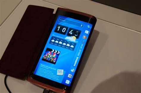 erstes samsung smartphone mit flexiblem display soll schon naechste