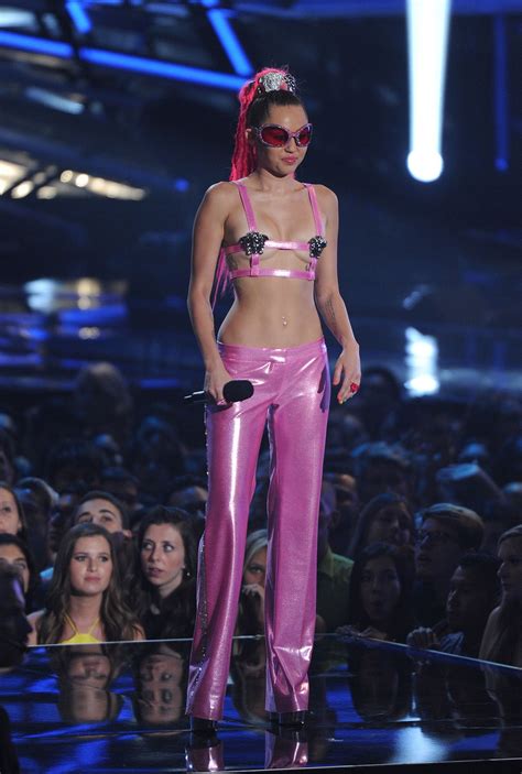 Miley Cyrus At Mtv Video Music Awards 2015 Main Show In