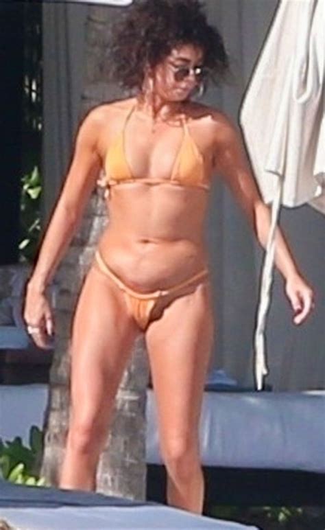 Sarah Hyland American Actress Nude Photos Leaked
