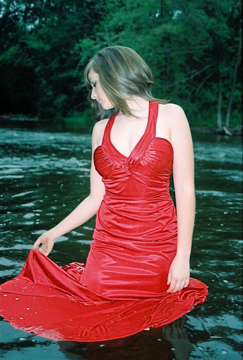 Pin By Katy Djo On Wet Dress In 2020 Wet Dress Dresses Lady In Red