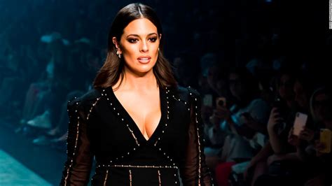 Model Ashley Graham Praised For Showing Pregnancy Stretch Marks Cnn Style