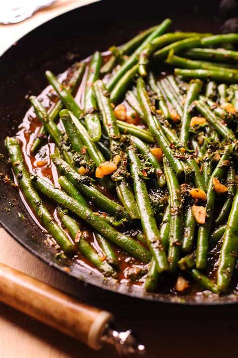 cook green beans   skillet