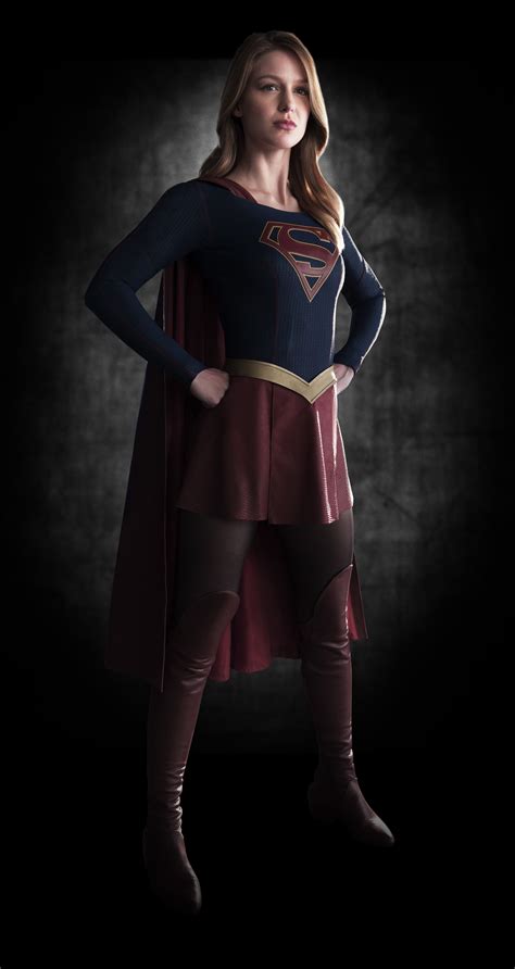 Supergirl First Photos Of Melissa Benoist In Costume