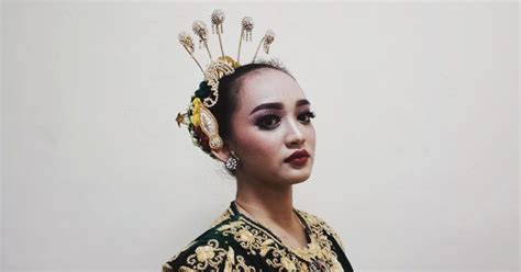 Foto Penari Jawa Cantik Silihwigaarrr Crown Jewelry Dance Fashion