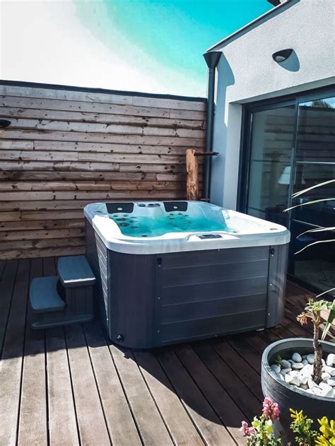 idee jacuzzi luxe spa   canada whirlpool haus