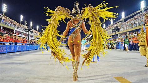 karneval in rio eine stadt sieht nur glitzer gold und haut stern de