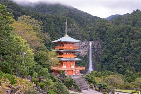 definitive guide   kumano kodo trek  wakayama japan