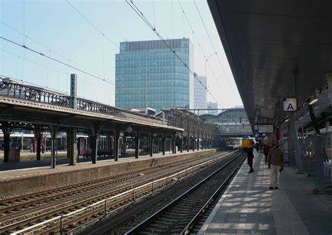 utrecht  central station   rebuild rail picturescom