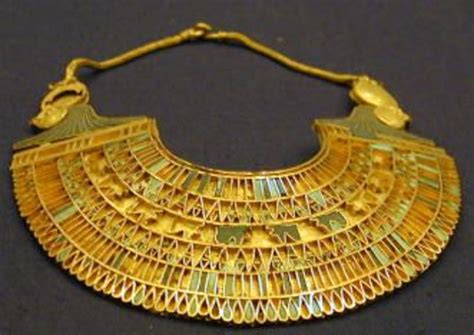 ancient egyptian gold jewelry artifact exhibit   egyptian museum
