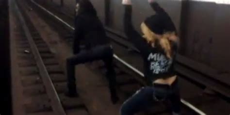 Women Twerk On New York Subway Tracks Video