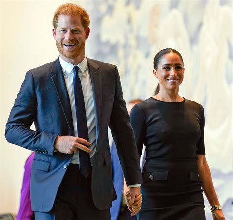 prince harry meghan markle hold hands  nyc   visit pics