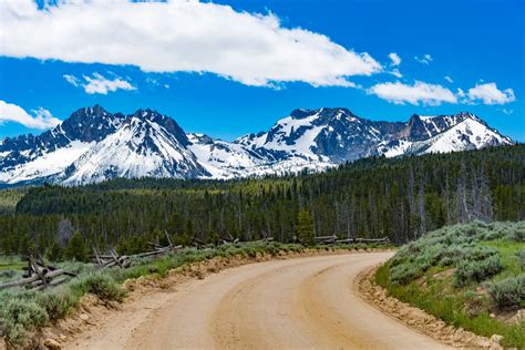 top stops   sawtooth scenic byway redfish lake lodge