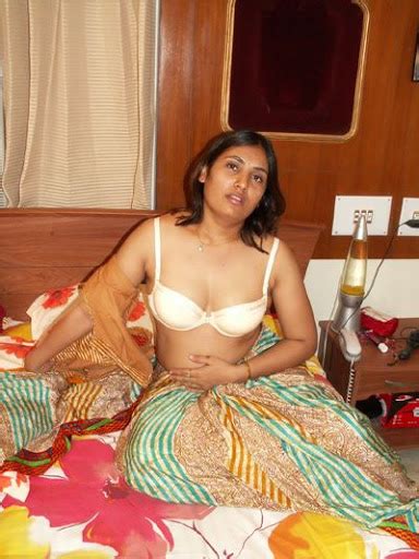 Hot Desi Aunty Actress Girls Images Sex Pics South Indian