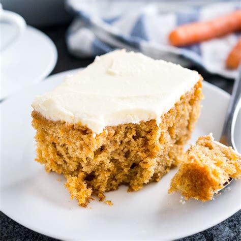 easy carrot cake recipe  cream cheese frosting nut