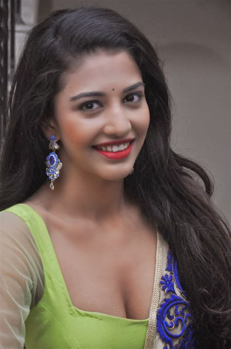 Lg Moviee Actress Daksha Nagarkar Hot Photo Gallery