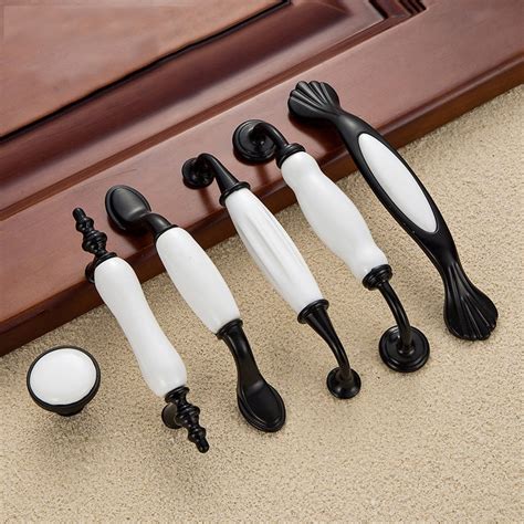 Black And White Kitchen Cabinet Pulls