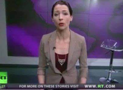 news presenter  spectacularly  script  hit   russia  crimea euronews