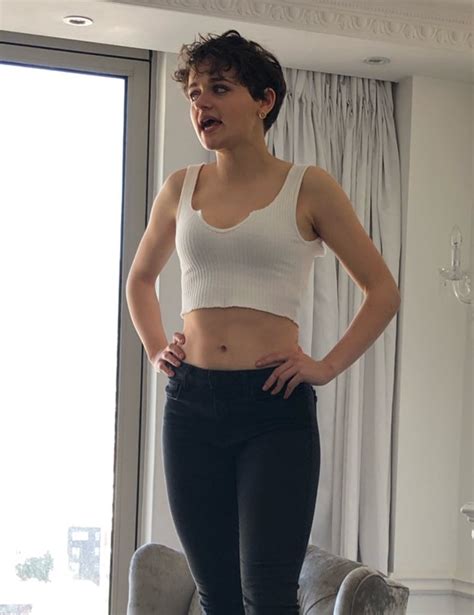 Joey King In A Crop Top Celebritybelly
