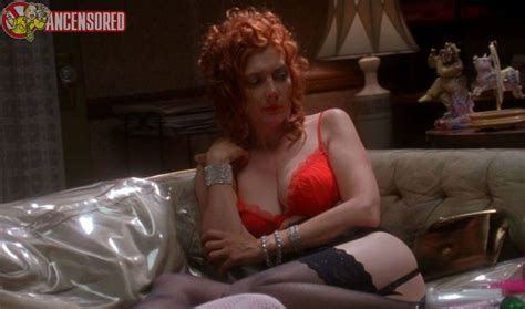 Glenne Headly Desnuda En The Amateurs