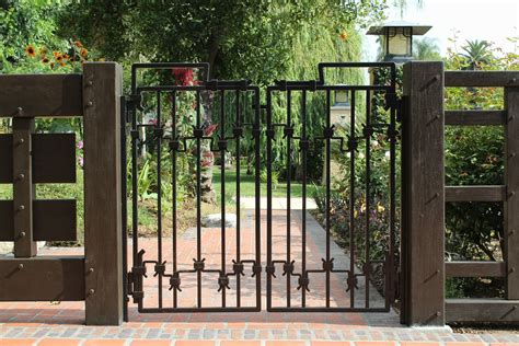 custom metal fence gates  improve     front yard  increase