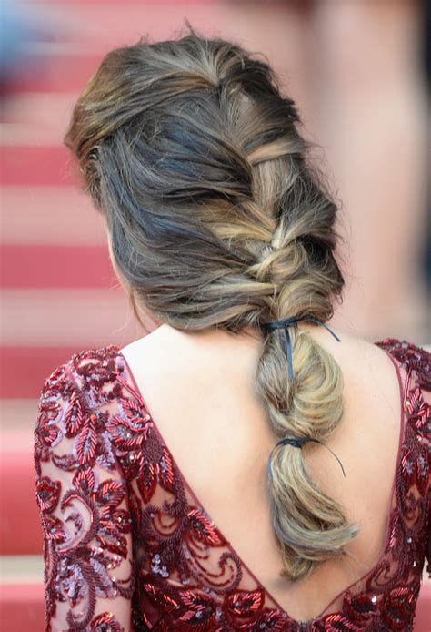 cheryl cole s hair was styled in a loose braid that harkened back to 50 braid ideas to copy