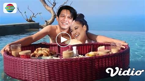 Momen Romantis Bunga Citra Lestari Dan Ariel Noah Liburan Ke Pantai