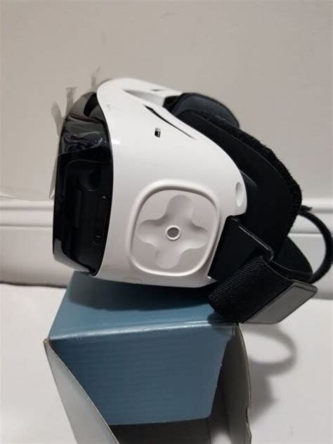 Black Samsung Gear Vr Virtual Reality Headset Powered By Oculus 1st