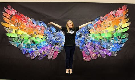smart class feather wings mural