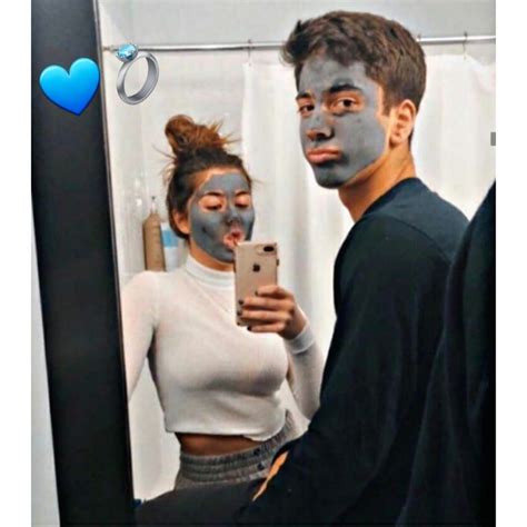 pin by ϾḤḭṆ ẄḭῩĂ 👑 on on couble in 2020 mirror selfie couple goals