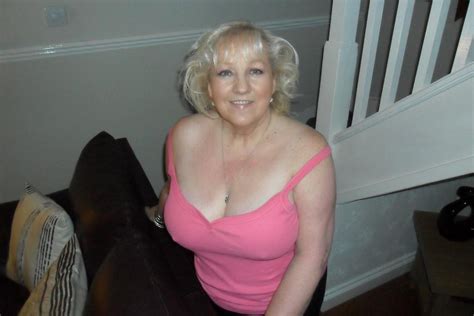Gc04  In Gallery Granny And Mature Cleavage Picture 1
