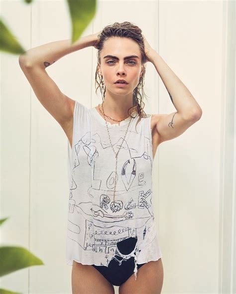 delevingne models laid  style  variety  delevingne