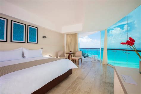 wake   beautiful ocean views  reflect cancun   cancun