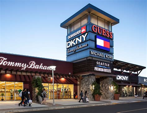 complete list  stores located  seattle premium outlets  shopping center  tulalip wa