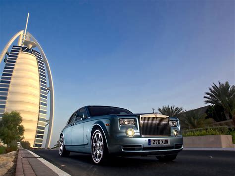 gold class lane  luxury cars   introduced  dubai