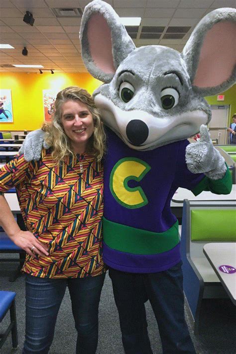Looking For A Simple Birthday Party Idea Chuck E Cheese Hosts More