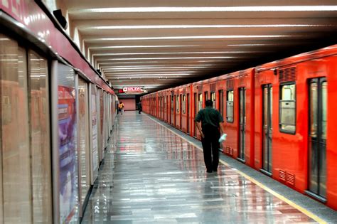 mexico city metro   photo  freeimages