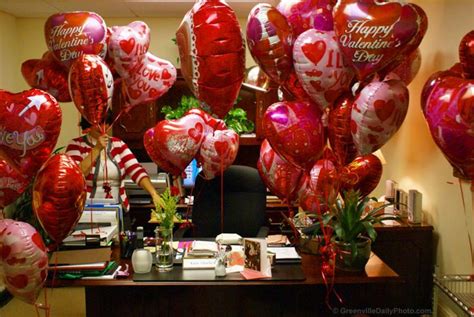 Tips For Dealing With Valentine S Day At The Office Hr Strategies
