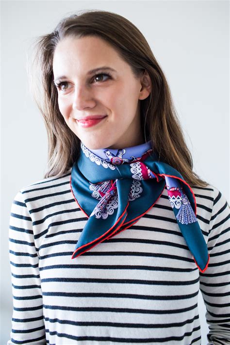 ways  tie  french style scarf