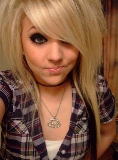 Emo Hairstyles For Girls Latest Popular Emo Girls Haircuts Pictures