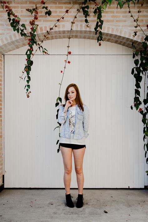 Wallpaper Flavia Sayuri Model Women Outdoors Jeans Jacket Open